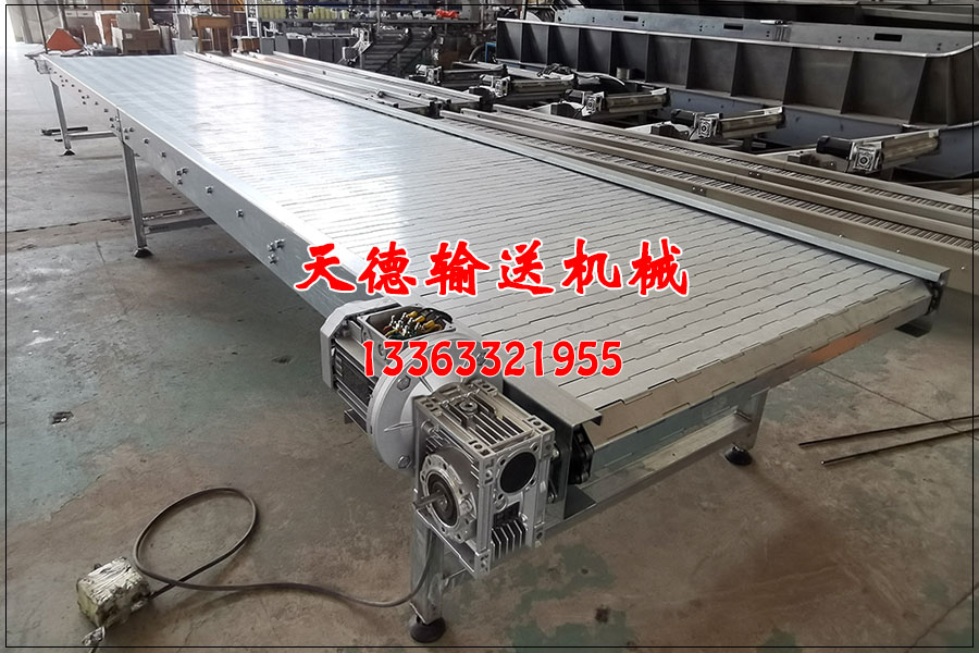 鏈板提升機(jī)廠分享耐心做好孩子的聽(tīng)眾